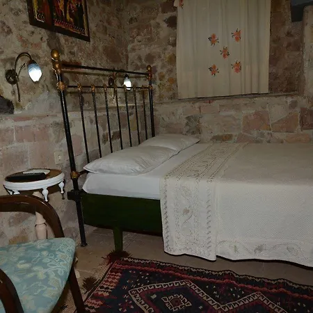 Cunda Zehra Teyzenin Evi Otel 2*