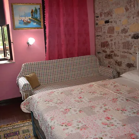 Otel Cunda Zehra Teyzenin Evi